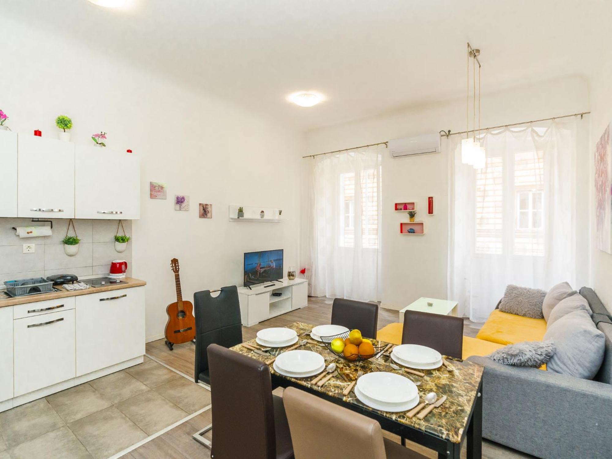 Apartments Lucija & Katia Риека Экстерьер фото